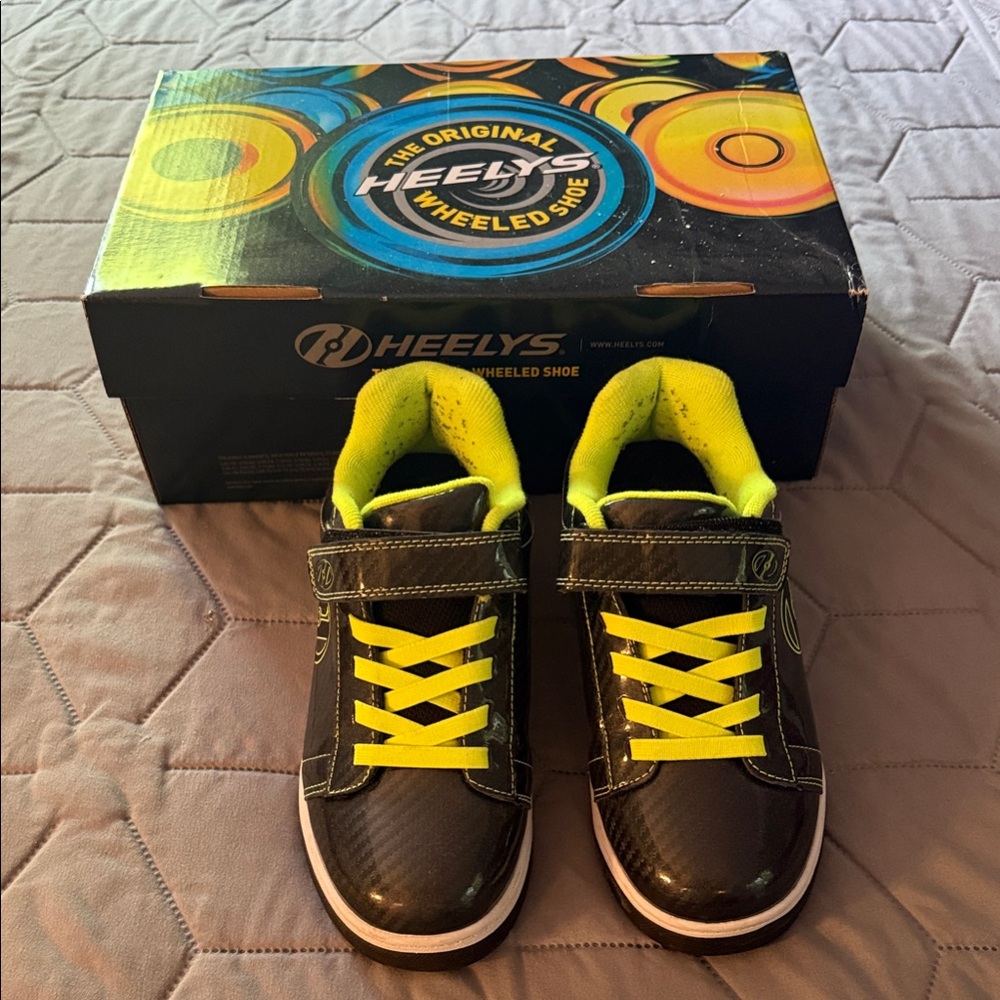 Heelys Black and Yellow